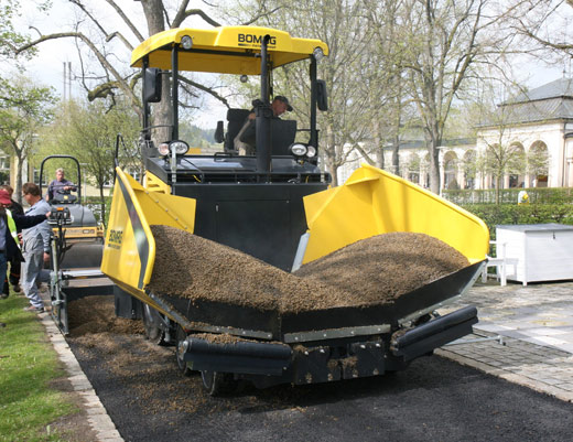 BOMAG kelių tiesimo technika