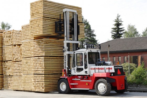10-14 tons SVETRUCK forklift for sawmills, house factories, stone and concrete industries. 