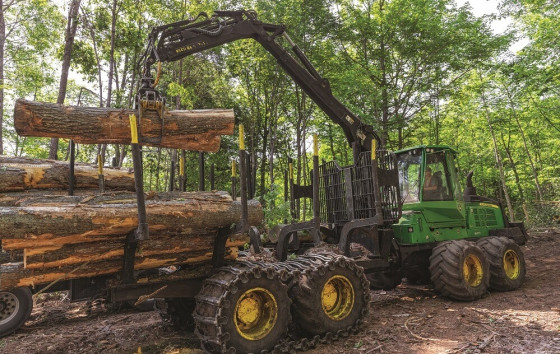 Forest machinery – popular in Lithuania – JOHN DEERE forwarder’s 1210G