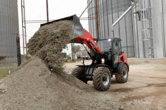MANITOU articulated loaders – these machines will make the daily work on your farm easier. 