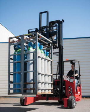 TMM series truck-mounted MANITOU forklifts capacity (depending on model) 2-2,7 t.