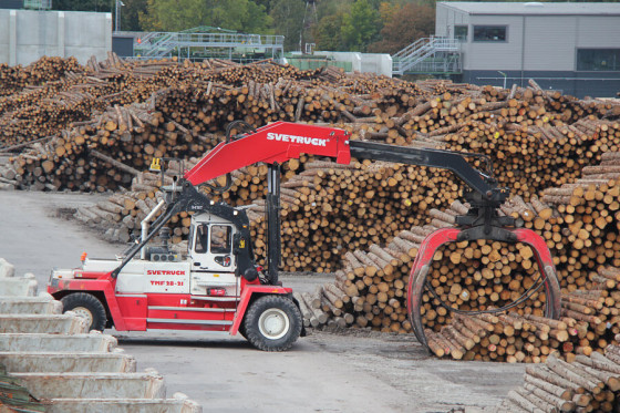 Log stacker SVETRUCK TMF 28/21.