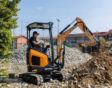 CASE D-Series mini excavators: 20 models from 1 to 6 tons