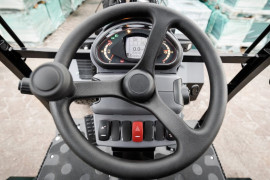 Compact wheel loaders DEVELON – steering wheel