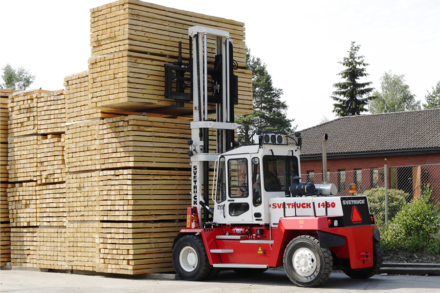 Smallest range of forklifts