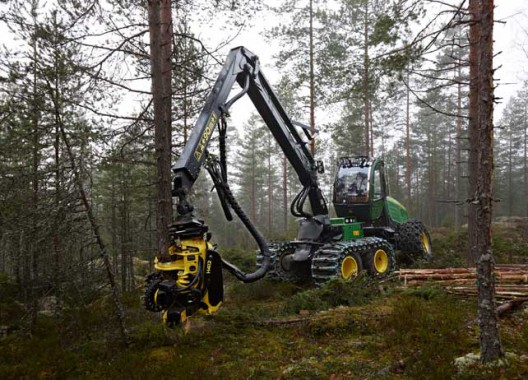 Ankstyvojo retinimo darbams – medkirtės JOHN DEERE 1070G 