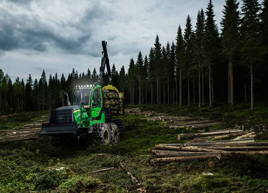 JOHN DEERE miško technika – medvežė 1510G