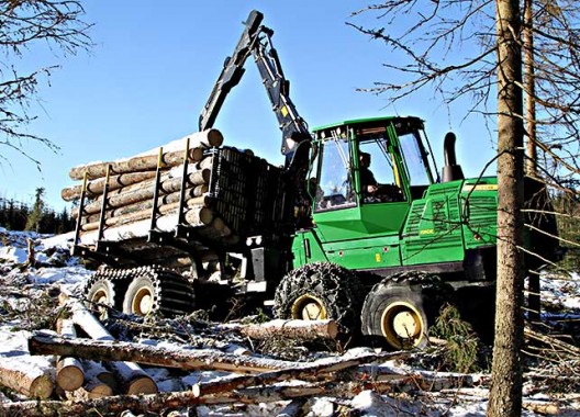 Didžiausia G serijos JOHN DEERE medvežė – 1910G