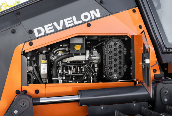 DEVELON buldozeris DD130 – variklis. 