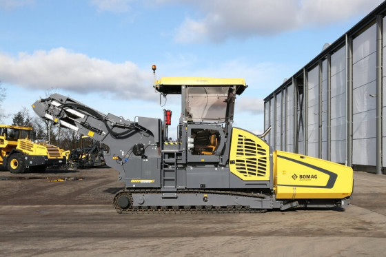 BOMAG feeder