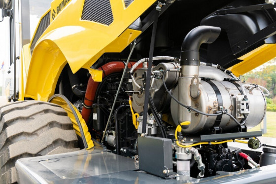 BOMAG Single drum roller - engine