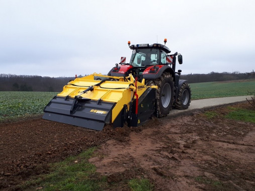 BOMAG RS 250 tractor-towed stabilizer is designed for use with tractors.