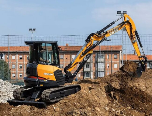 CASE D-Series mini excavators: 5 models in the 5- to 6-ton range