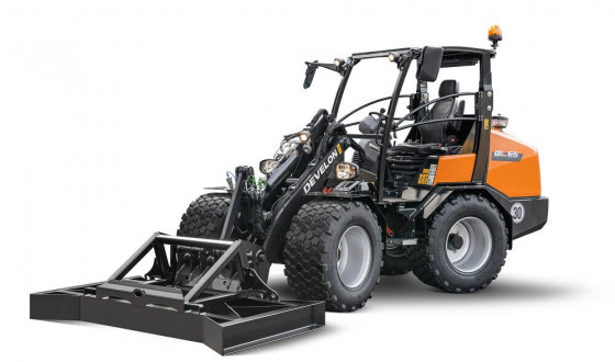 Compact wheel loaders DEVELON DL65-7.