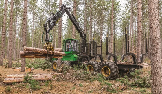 Miško technika – JOHN DEERE medvežės 1210G 