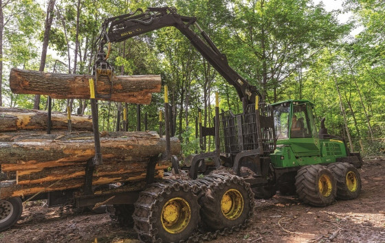 Puiki miško technika – JOHN DEERE medvežė 1210G 