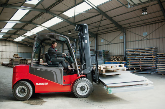 MANITOU ME range of electric forklift. 