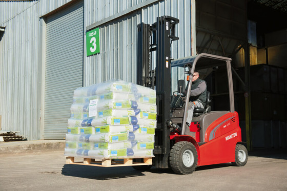 MANITOU ME range of electric forklift trucks are reliable and efficient in all circumstances.