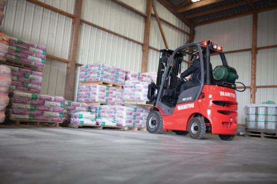 MI series MANITOU forklift truck. All your outdoor and indoor handling operations efficiently.