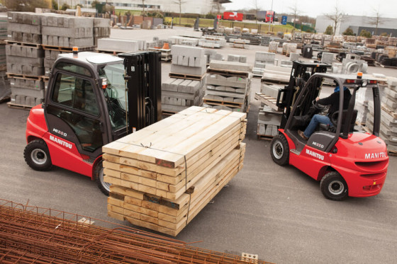 MANITOU MI series forklift trucks. All your outdoor and indoor handling operations efficiently.