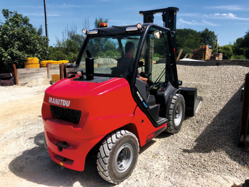 MANITOU MSI series semi-industrial trucks with specific handling solutions.