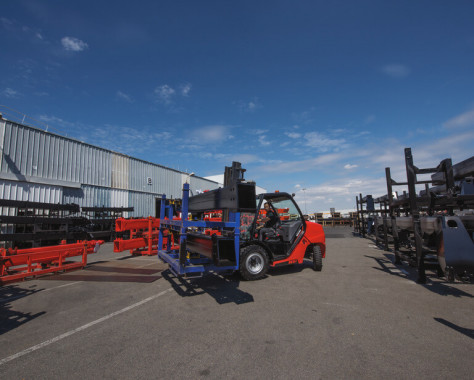 MANITOU MSI series semi-industrial forklift truck is ideal for handling specific loads. 