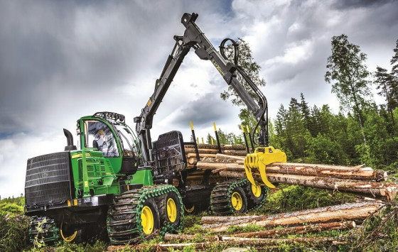 Didžiausia JOHN DEERE G serijos medvežė – 1910G 