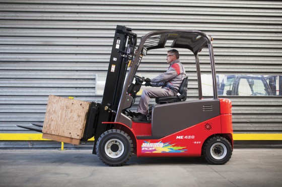MANITOU ME range of electric forklift trucks – simple to use. 