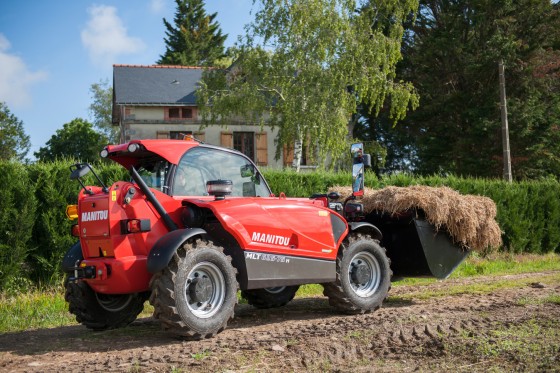 MANITOU MLT serijos teleskopiniai krautuvai pritaikyti žemės ūkiui.