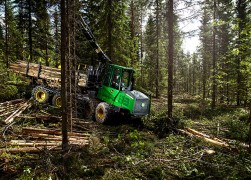 JOHN DEERE miško technika – medvežė 1110G