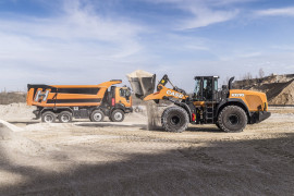 CASE 1021G wheel loaders.