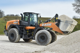 CASE 1121G wheel loaders.