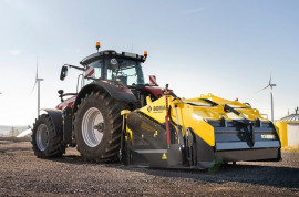 BOMAG tractor-towed stabilizer.