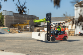 MI series MANITOU forklift. The operator's workplace is comfortable, excellent visibility.