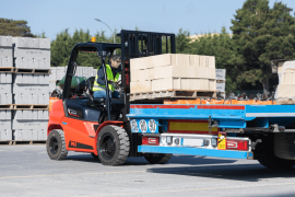 MI series MANITOU forklifts. The operator's workplace is comfortable, excellent visibility.